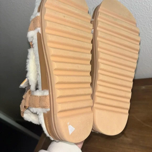 Reef Rem Hi Shearling scrappy Sandals - women’s furry platform summer 10 NWOT - Picture 6 of 7